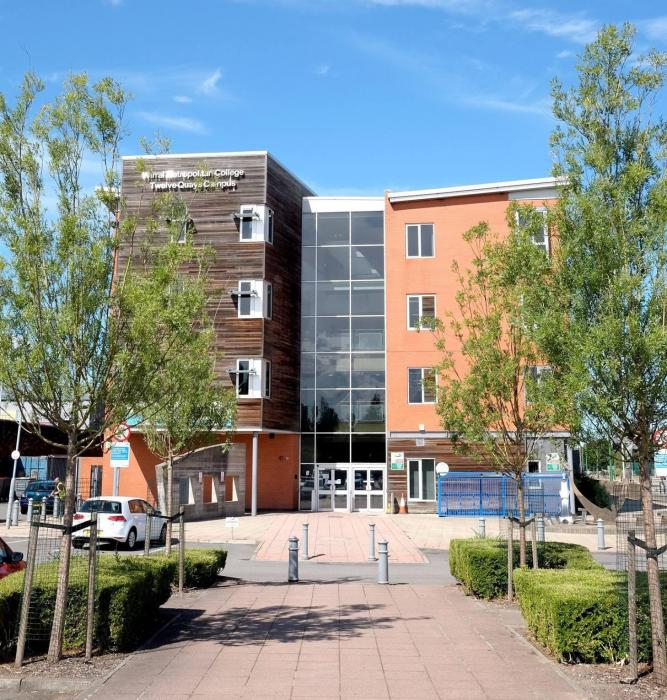 Front Enterance of Wirral Met Twelve Quays Campus